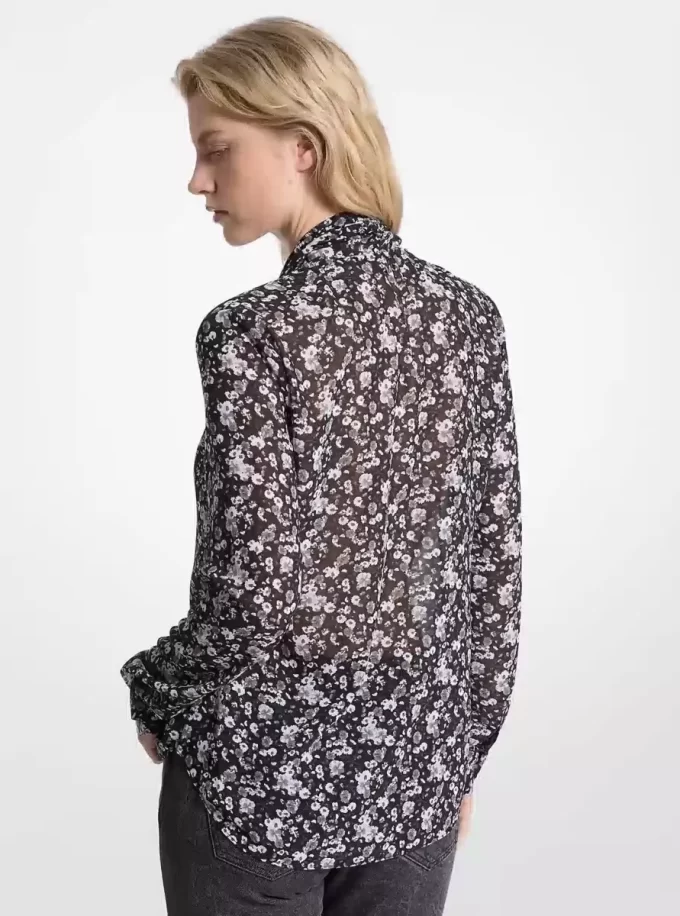 Blommig Georgetteblus med knytringning Blommig Georgetteblus med knytringning