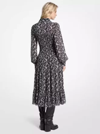 Blommig smockad Georgette-skjortklänning