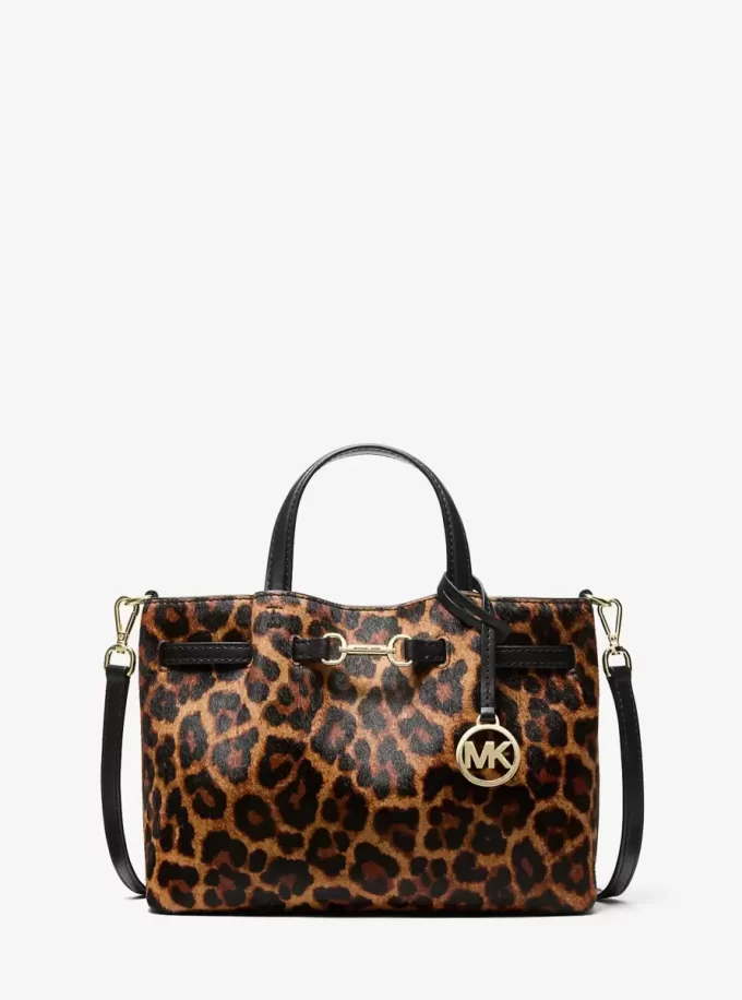 Carson Liten Leopardmönstrad Vadhårsväska Carson Liten Leopardmönstrad Vadhårsväska