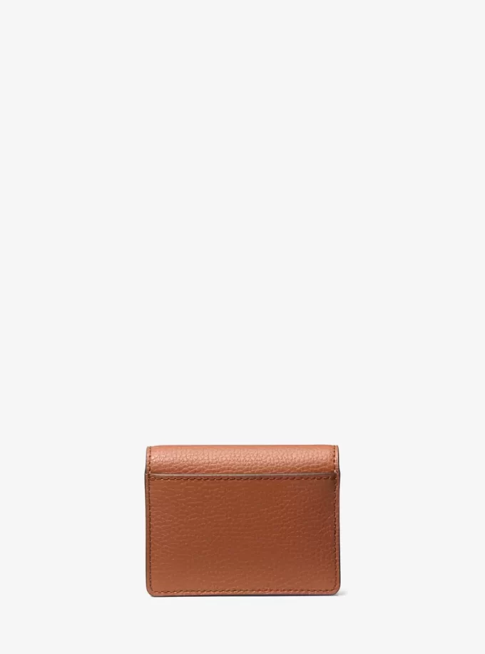 Carson Liten Plånbok i Läder med Pebble-motiv Carson Liten Plånbok i Läder med Pebble-motiv