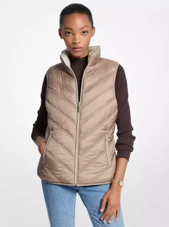 Chevron Quilted Logo Print och Nylon Packable West