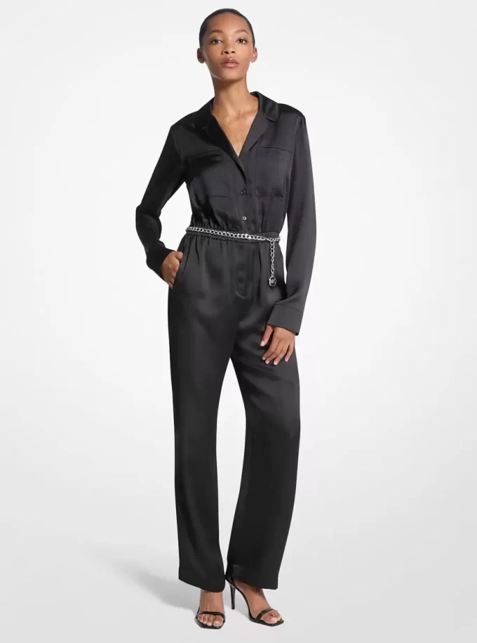 Jumpsuit med långa ärmar i satin och skärp
