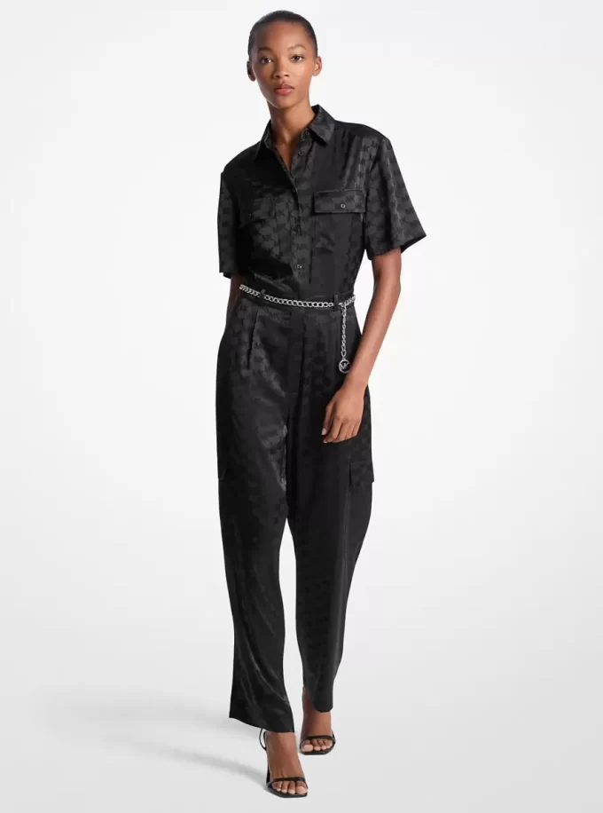Jumpsuit med logotyp och jacquardmönster i satin och skärp Jumpsuit med logotyp och jacquardmönster i satin och skärp