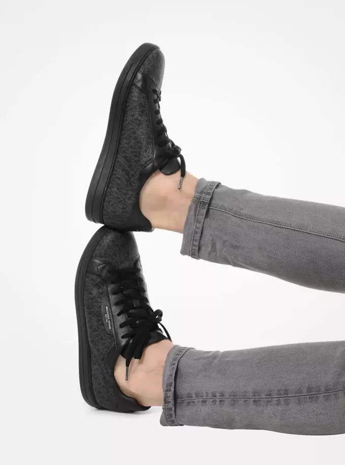 Keating-logotyp och lädersneaker