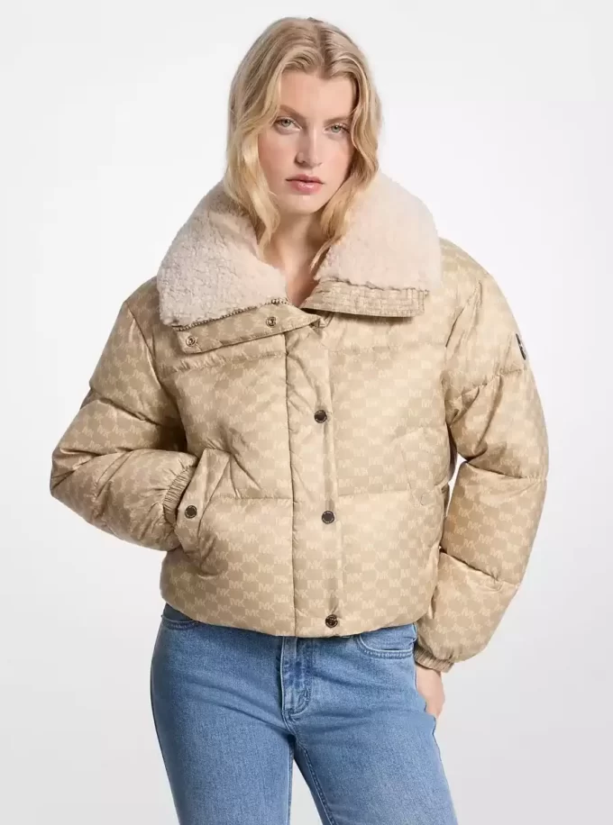 Logotyptryck och sherpa-pufferjacka