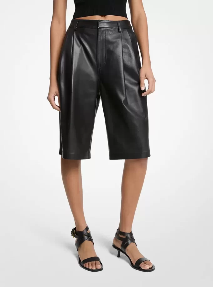 Plisserade Bermudashorts i Läder Plisserade Bermudashorts i Läder