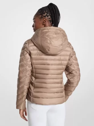 Vändbar jacka med Chevron-logotyp och vadderad nylon